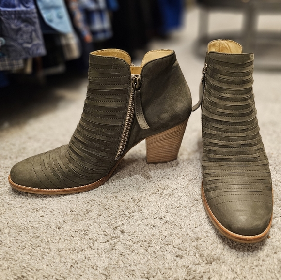 Paul Green Malibu Sliced Zip Bootie, Olive